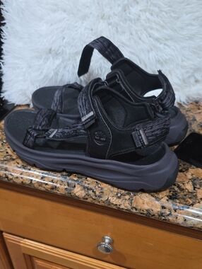 Timberland  Men s Black & Charcoal Strap Sandals